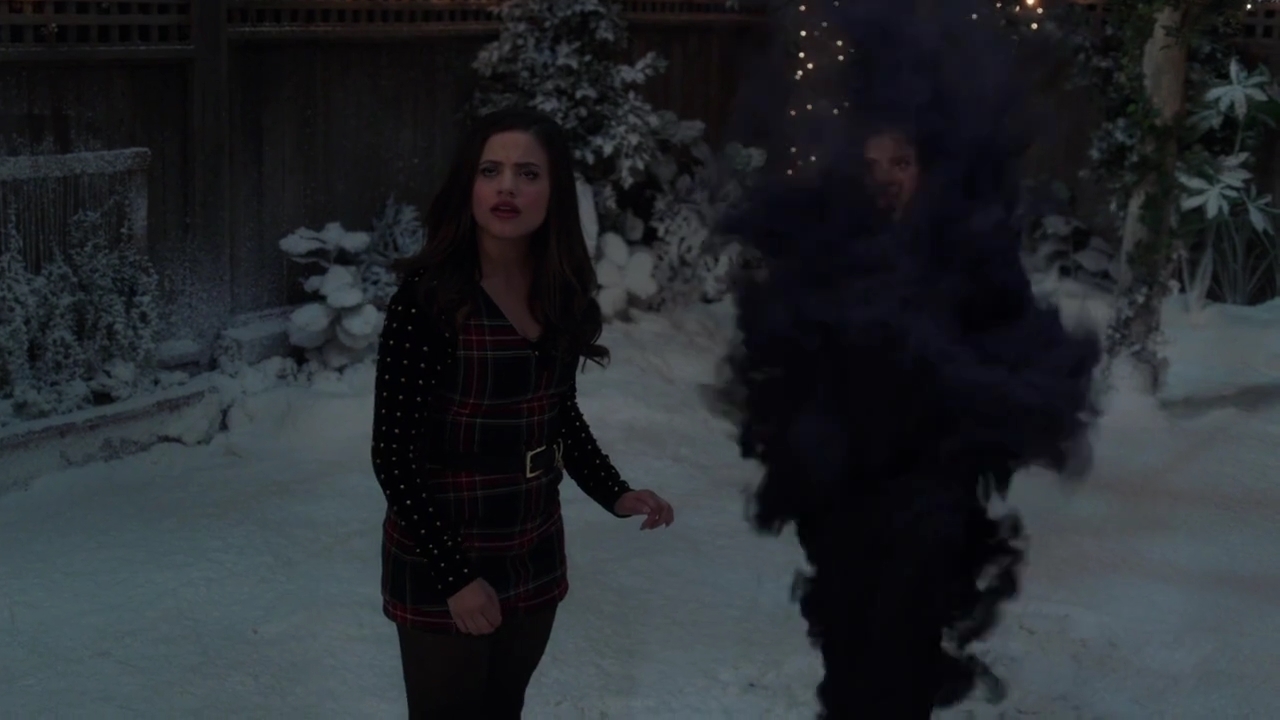 Charmed-Online-dot-nl_Charmed-1x09JingleHell01809.jpg