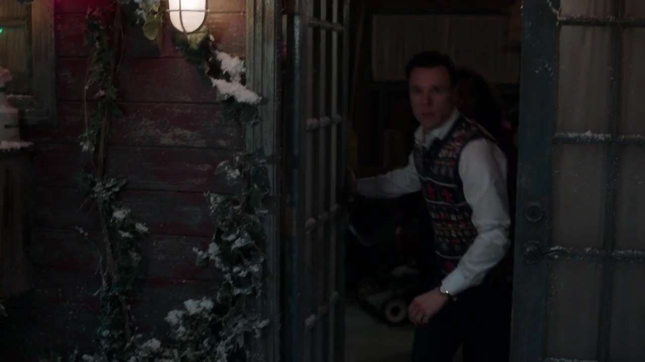Charmed-Online-dot-nl_Charmed-1x09JingleHell01810.jpg
