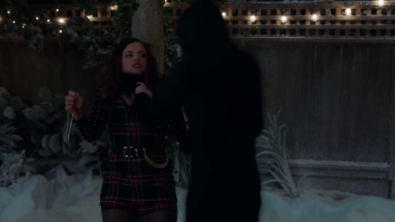 Charmed-Online-dot-nl_Charmed-1x09JingleHell01837.jpg