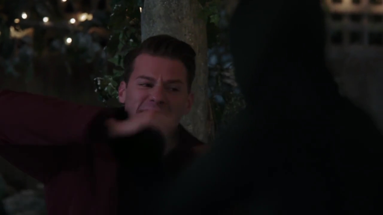 Charmed-Online-dot-nl_Charmed-1x09JingleHell01839.jpg Charmed-Online-dot-nl_Charmed-1x09JingleHell01839.jpg