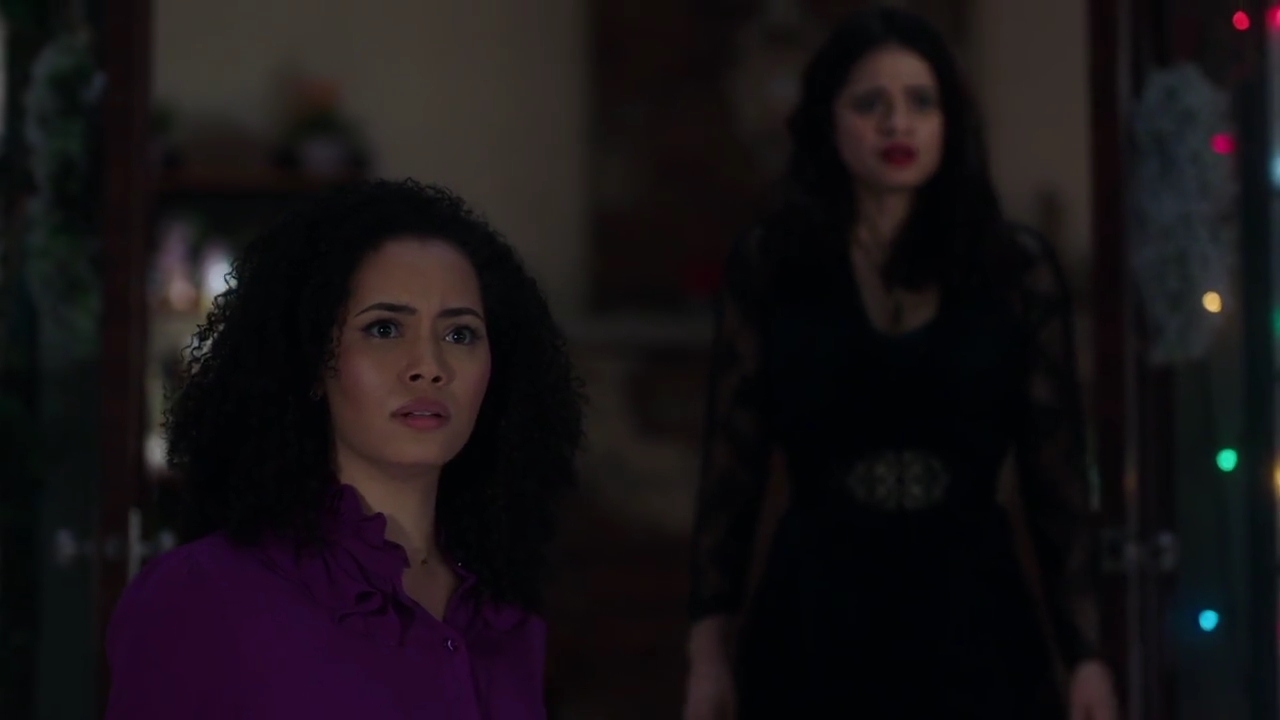 Charmed-Online-dot-nl_Charmed-1x09JingleHell01907.jpg