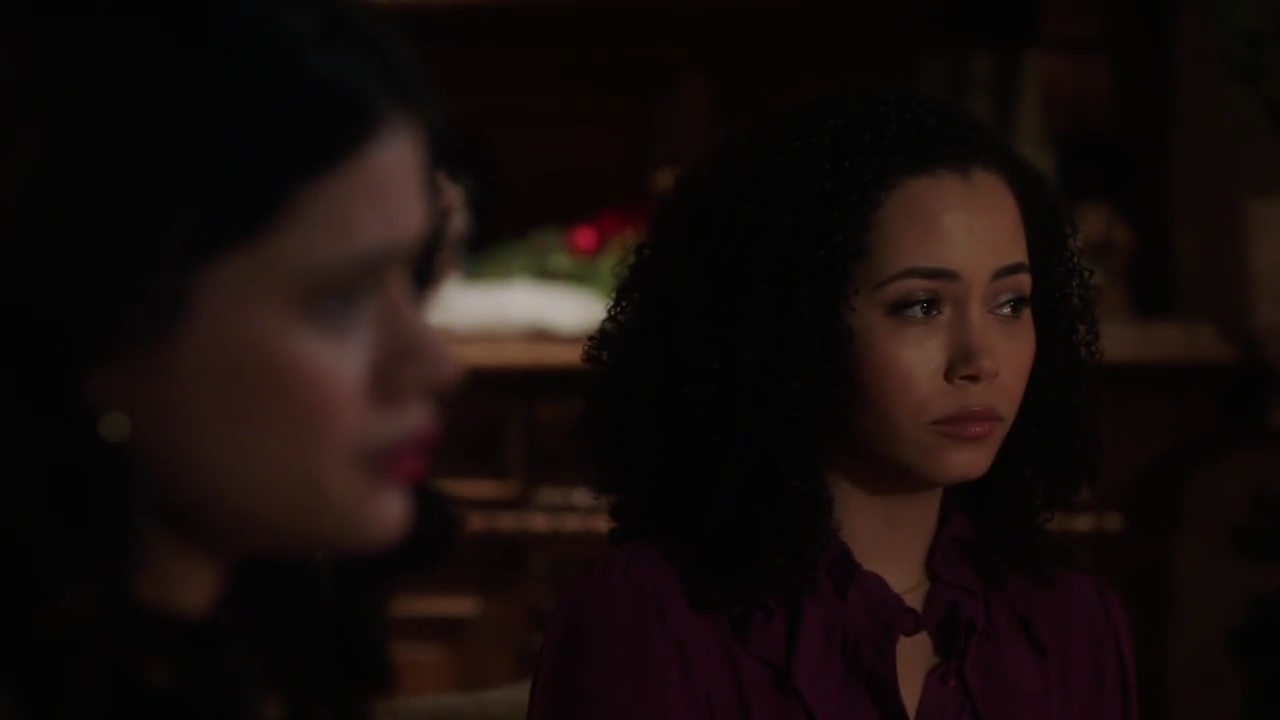 Charmed-Online-dot-nl_Charmed-1x09JingleHell02039.jpg