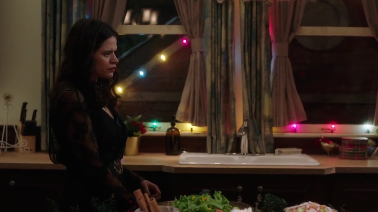 Charmed-Online-dot-nl_Charmed-1x09JingleHell02163.jpg