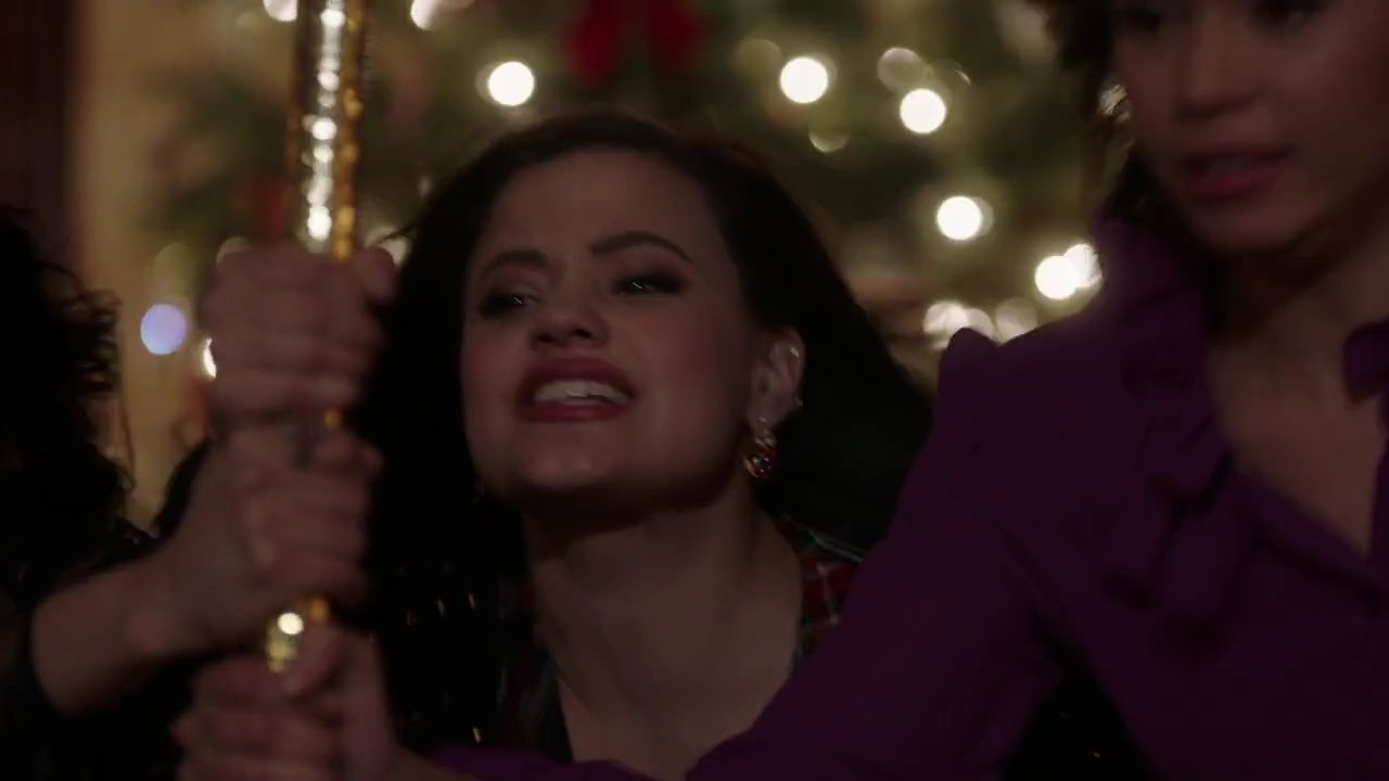 Charmed-Online-dot-nl_Charmed-1x09JingleHell02216.jpg