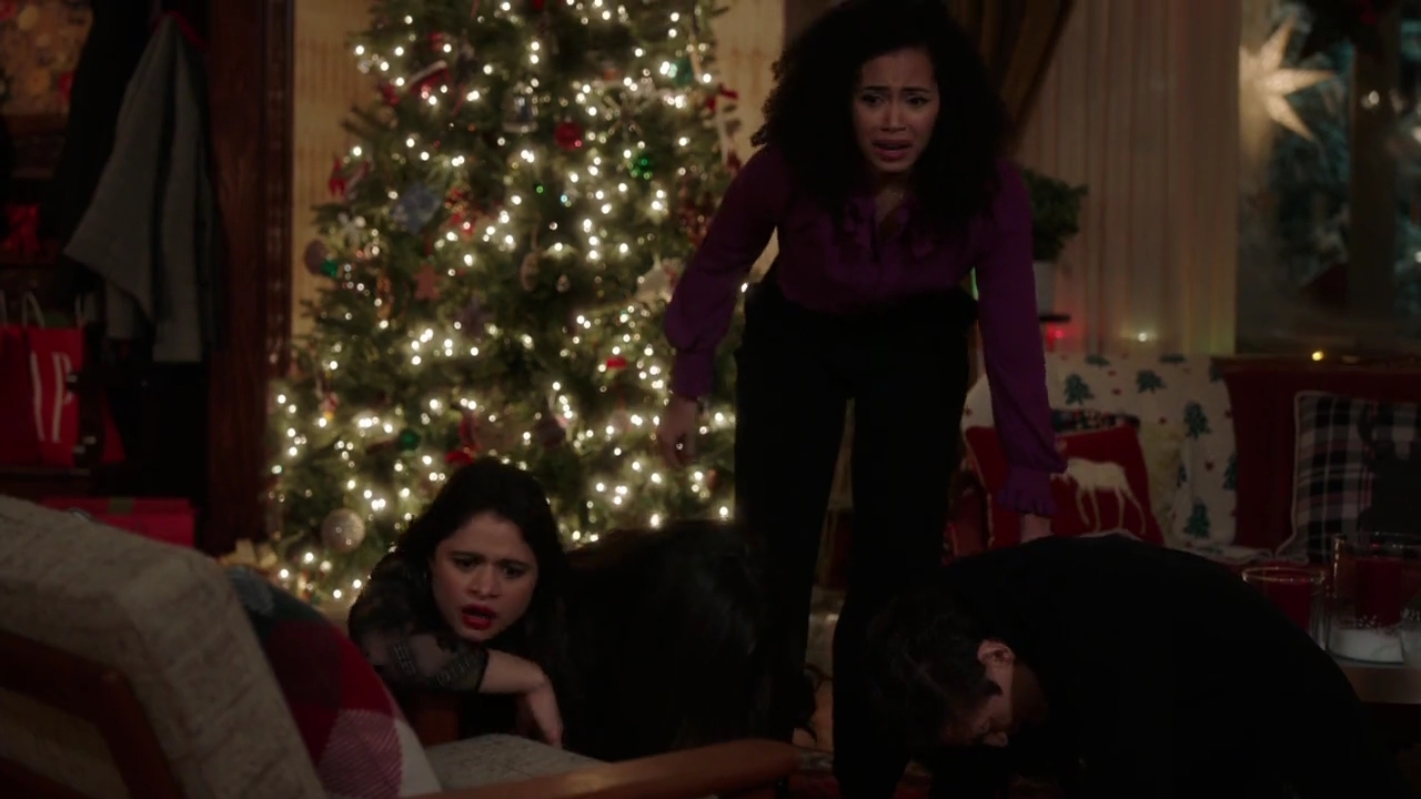 Charmed-Online-dot-nl_Charmed-1x09JingleHell02252.jpg