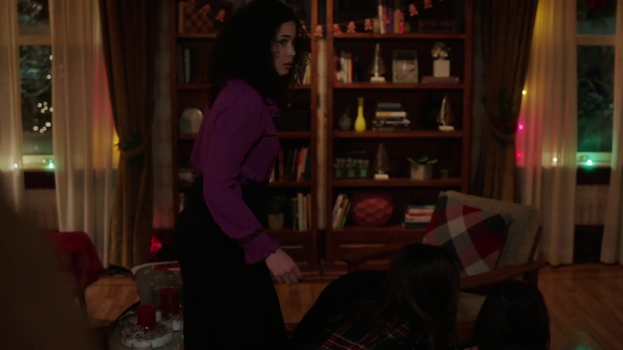 Charmed-Online-dot-nl_Charmed-1x09JingleHell02254.jpg