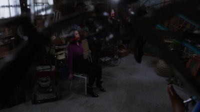 Charmed-Online-dot-nl_Charmed-1x09JingleHell01454.jpg