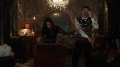 Charmed-Online-dot-nl_Charmed-1x09JingleHell01667.jpg