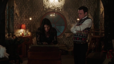 Charmed-Online-dot-nl_Charmed-1x09JingleHell01673.jpg