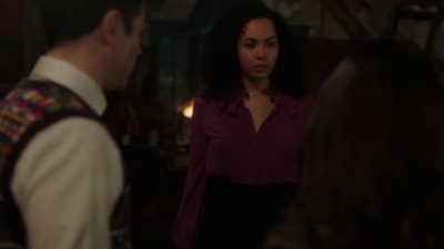 Charmed-Online-dot-nl_Charmed-1x09JingleHell01732.jpg