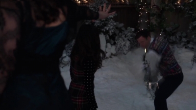 Charmed-Online-dot-nl_Charmed-1x09JingleHell01801.jpg