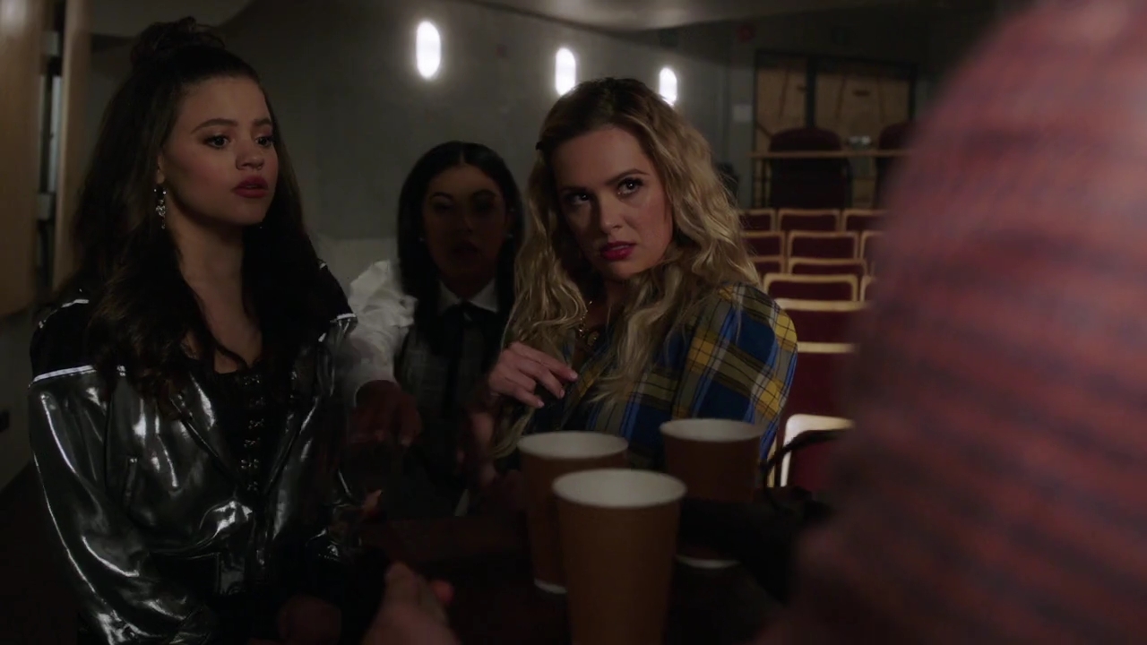 Charmed-Online-dot-nl_Charmed-1x11WitchPerfect00717.jpg