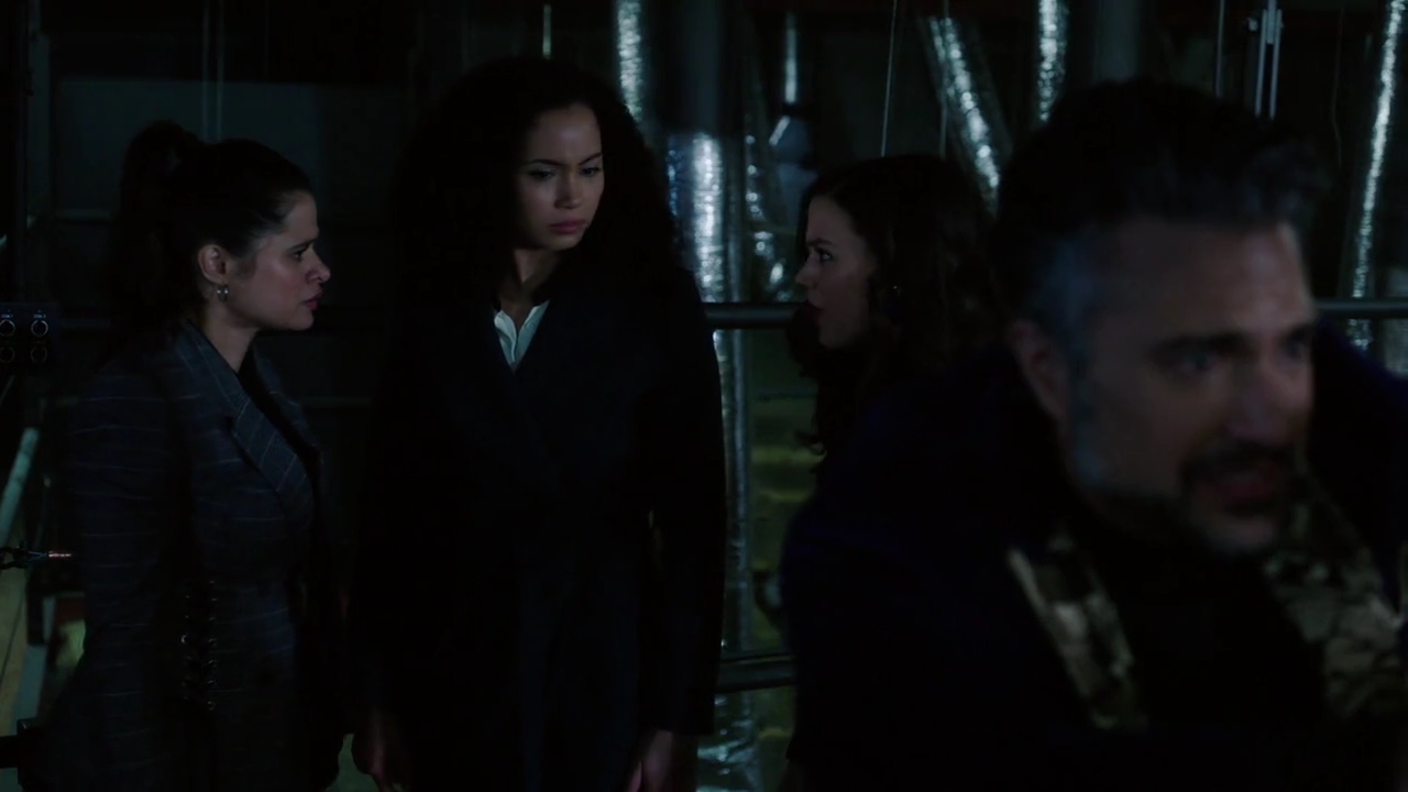 Charmed-Online-dot-nl_Charmed-1x11WitchPerfect02041.jpg