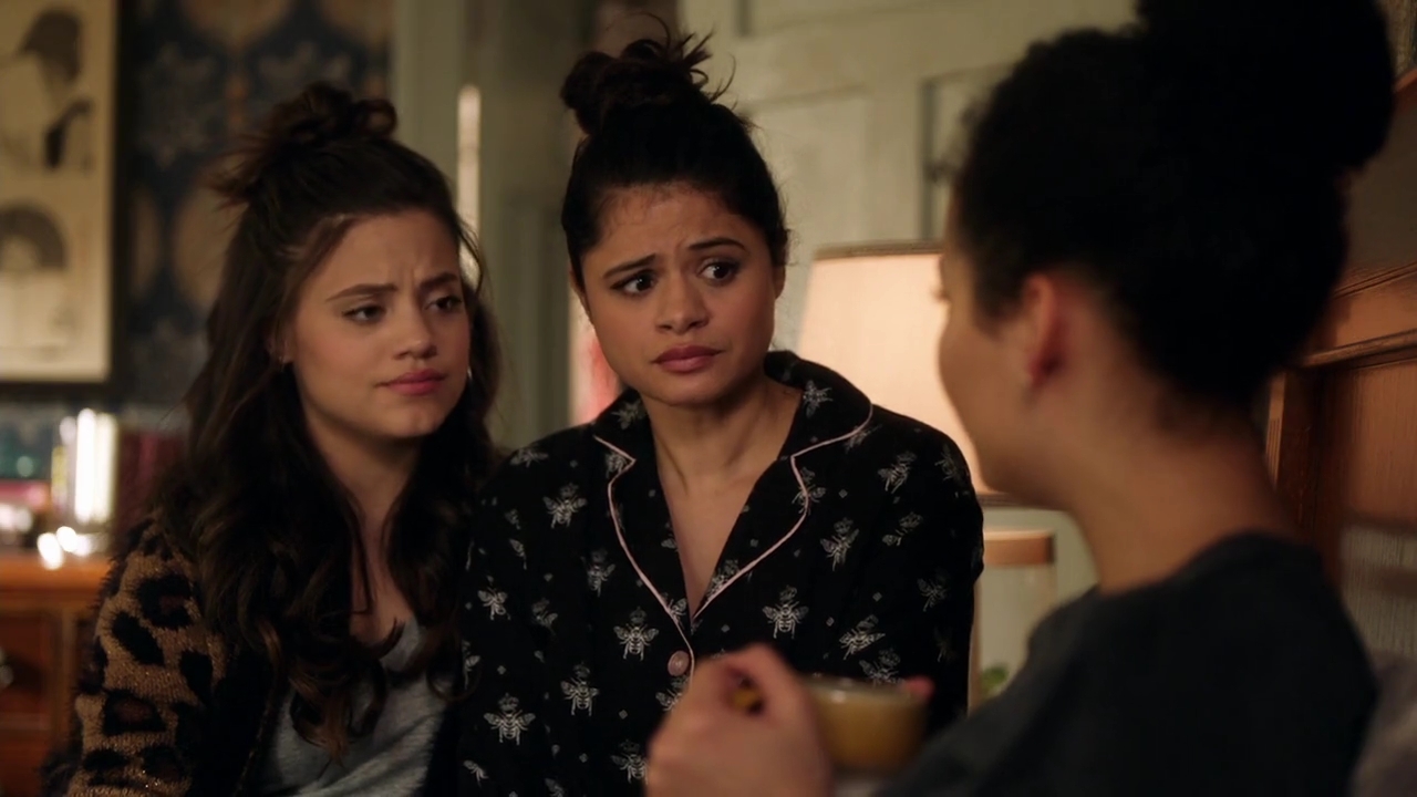 Charmed-Online-dot-nl_Charmed-1x12YoureDeathToMe02100.jpg