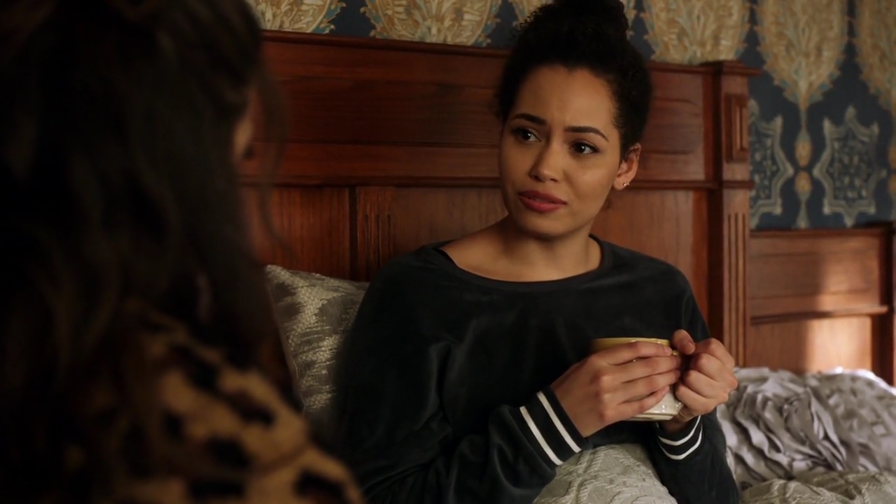 Charmed-Online-dot-nl_Charmed-1x12YoureDeathToMe02108.jpg