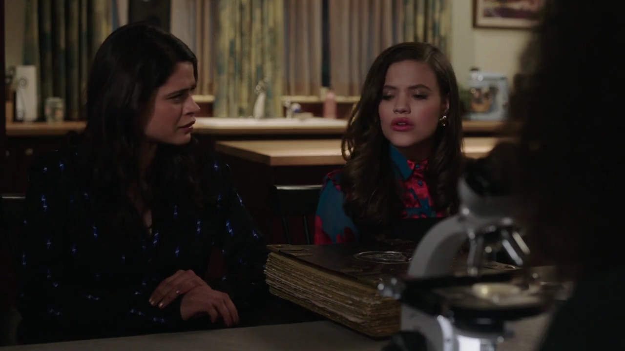 Charmed-Online-dot-nl_Charmed-1x13ManicPixieNightmare00649.jpg Charmed-Online-dot-nl_Charmed-1x13ManicPixieNightmare00649.jpg