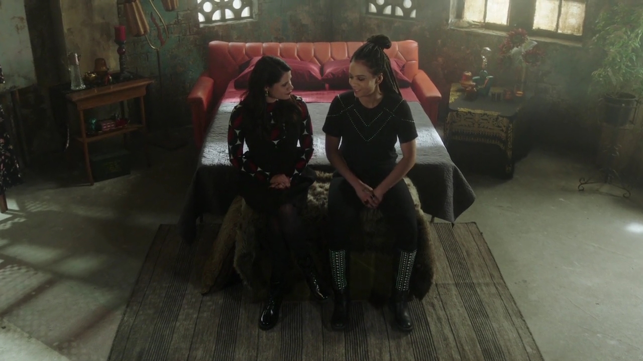 Charmed-Online-dot-nl_Charmed-1x13ManicPixieNightmare01097.jpg