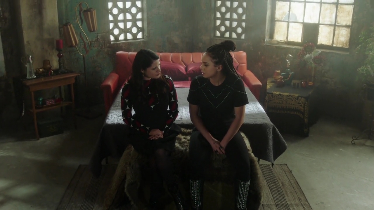 Charmed-Online-dot-nl_Charmed-1x13ManicPixieNightmare01105.jpg