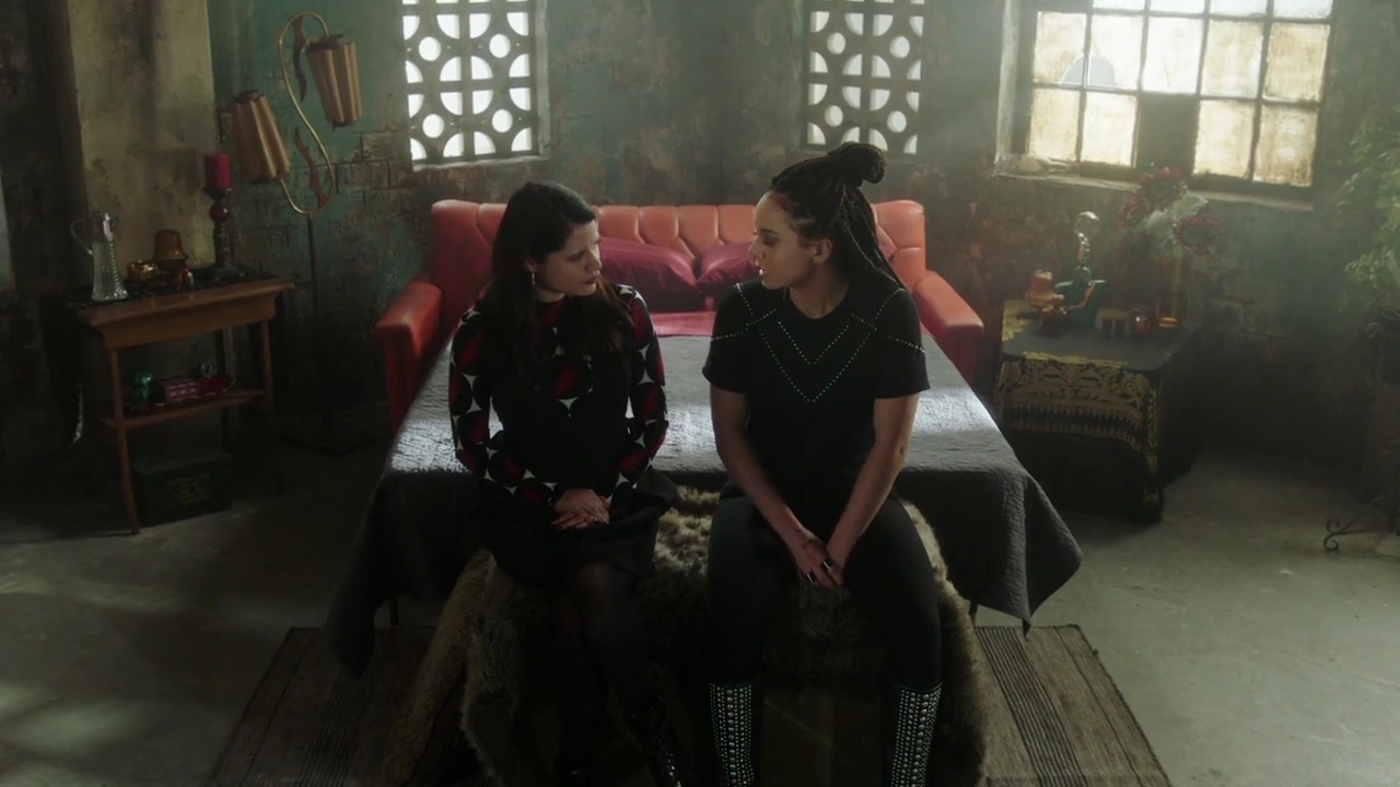 Charmed-Online-dot-nl_Charmed-1x13ManicPixieNightmare01106.jpg