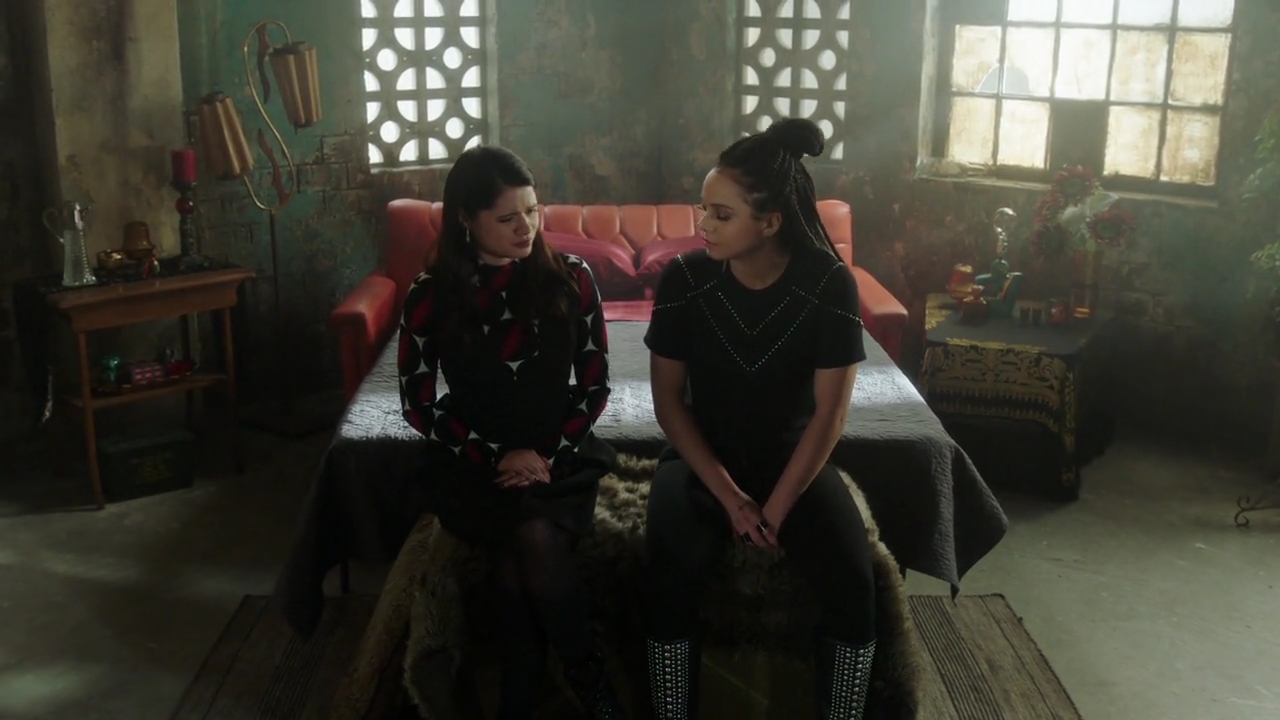 Charmed-Online-dot-nl_Charmed-1x13ManicPixieNightmare01109.jpg