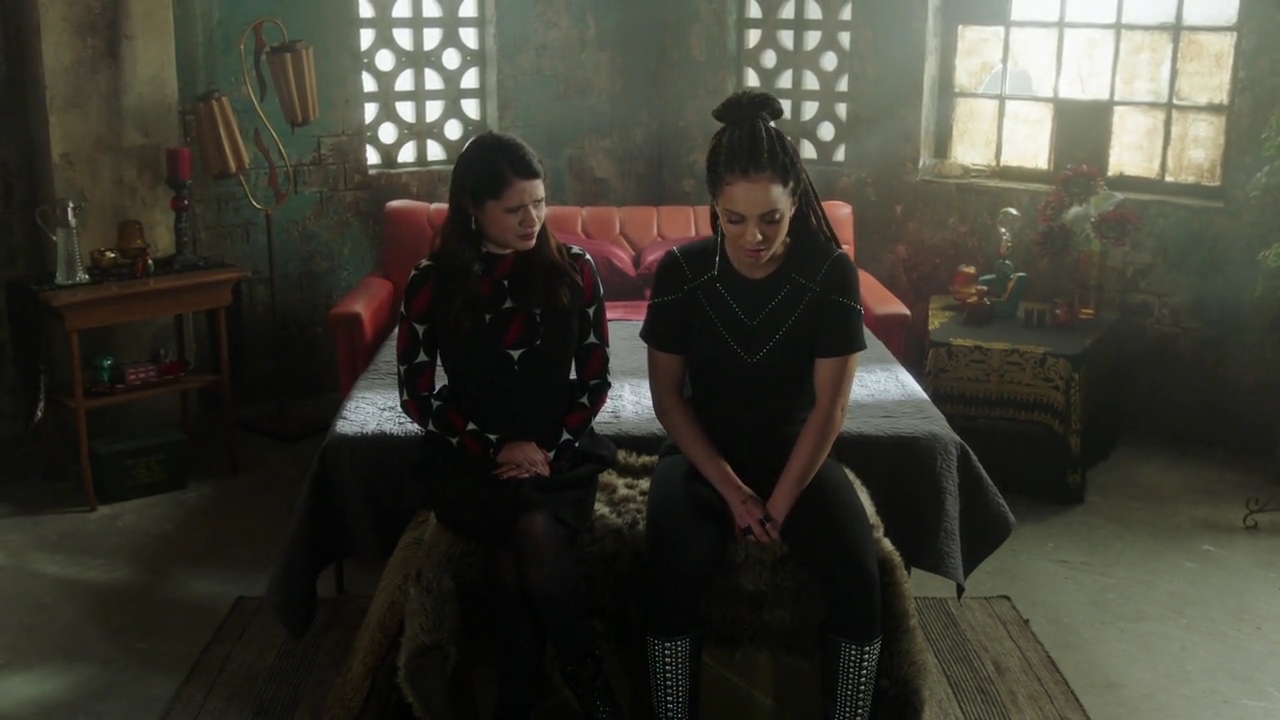 Charmed-Online-dot-nl_Charmed-1x13ManicPixieNightmare01110.jpg Charmed-Online-dot-nl_Charmed-1x13ManicPixieNightmare01110.jpg