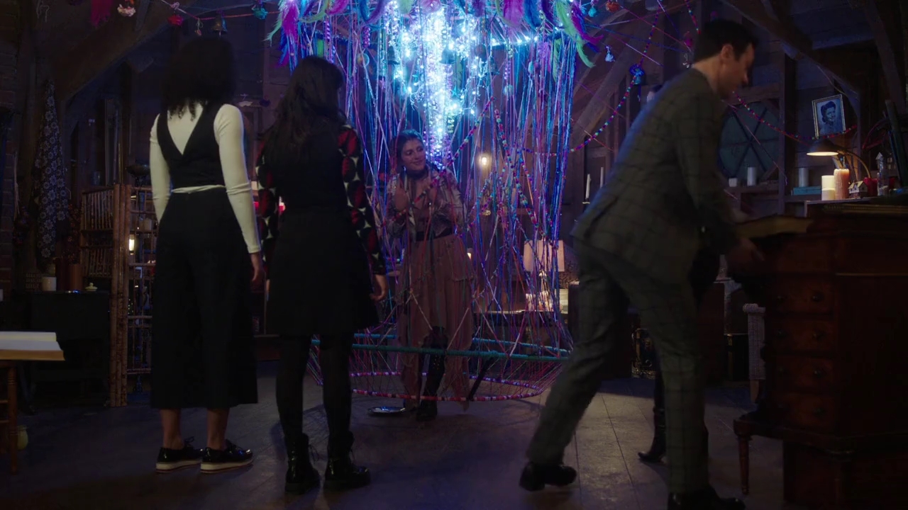Charmed-Online-dot-nl_Charmed-1x13ManicPixieNightmare01622.jpg