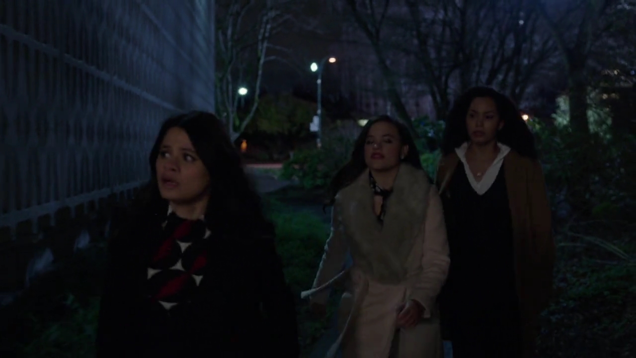 Charmed-Online-dot-nl_Charmed-1x13ManicPixieNightmare01734.jpg