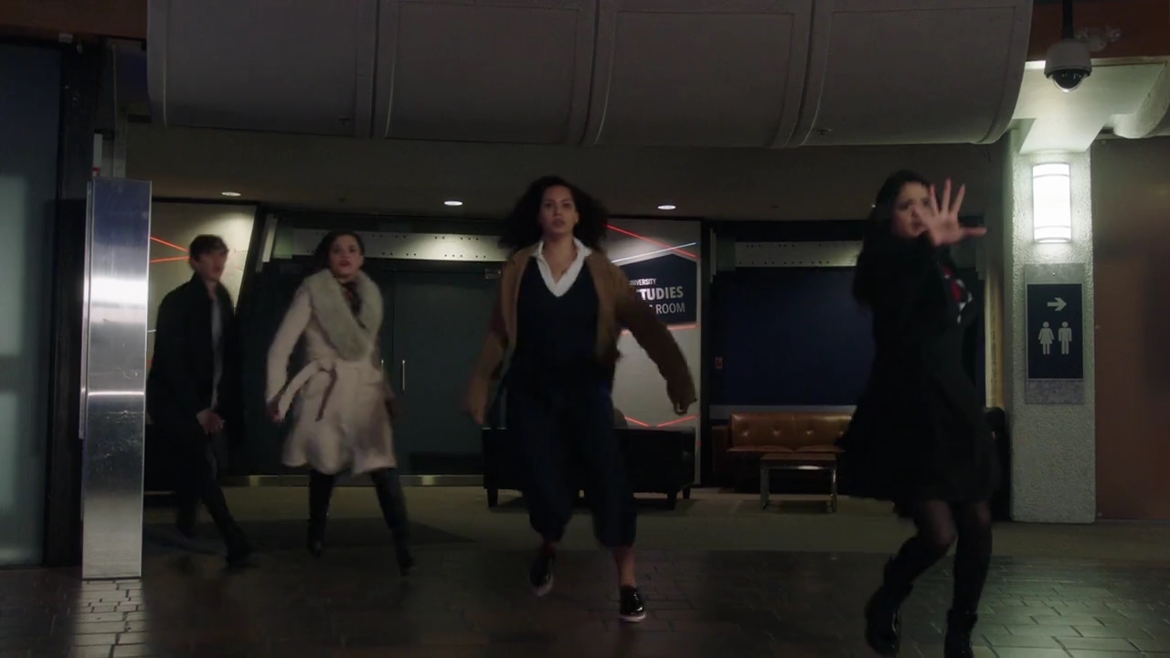 Charmed-Online-dot-nl_Charmed-1x13ManicPixieNightmare01774.jpg