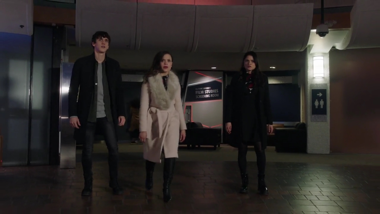 Charmed-Online-dot-nl_Charmed-1x13ManicPixieNightmare01812.jpg