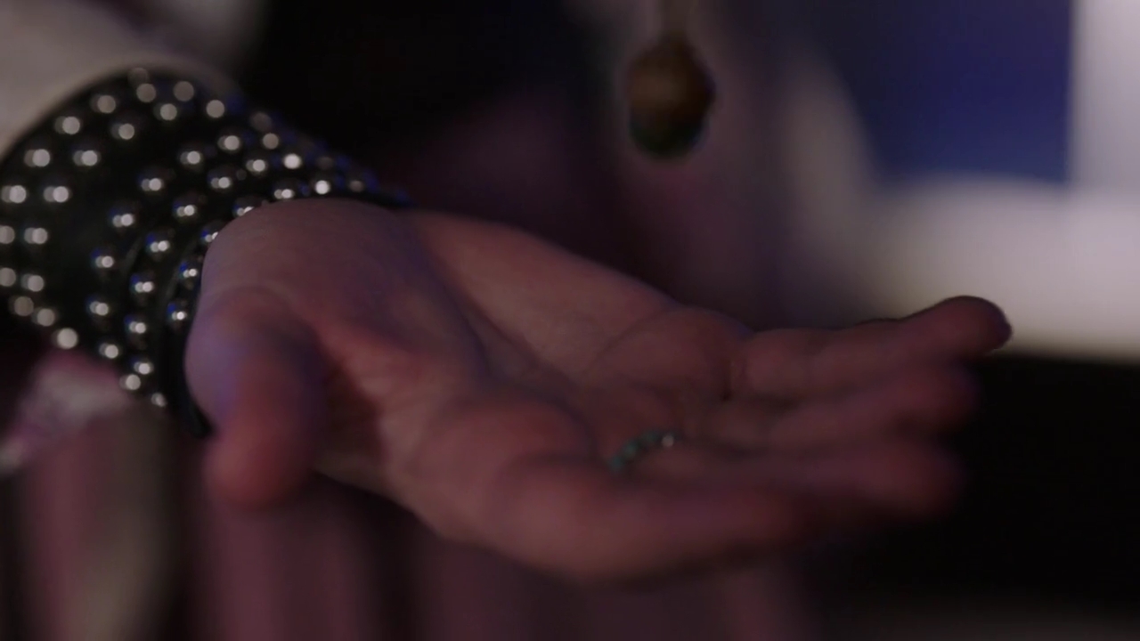 Charmed-Online-dot-nl_Charmed-1x13ManicPixieNightmare01998.jpg