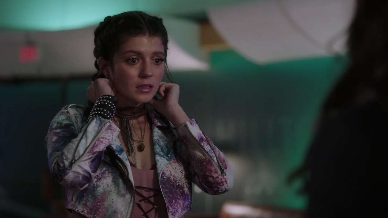 Charmed-Online-dot-nl_Charmed-1x13ManicPixieNightmare02012.jpg