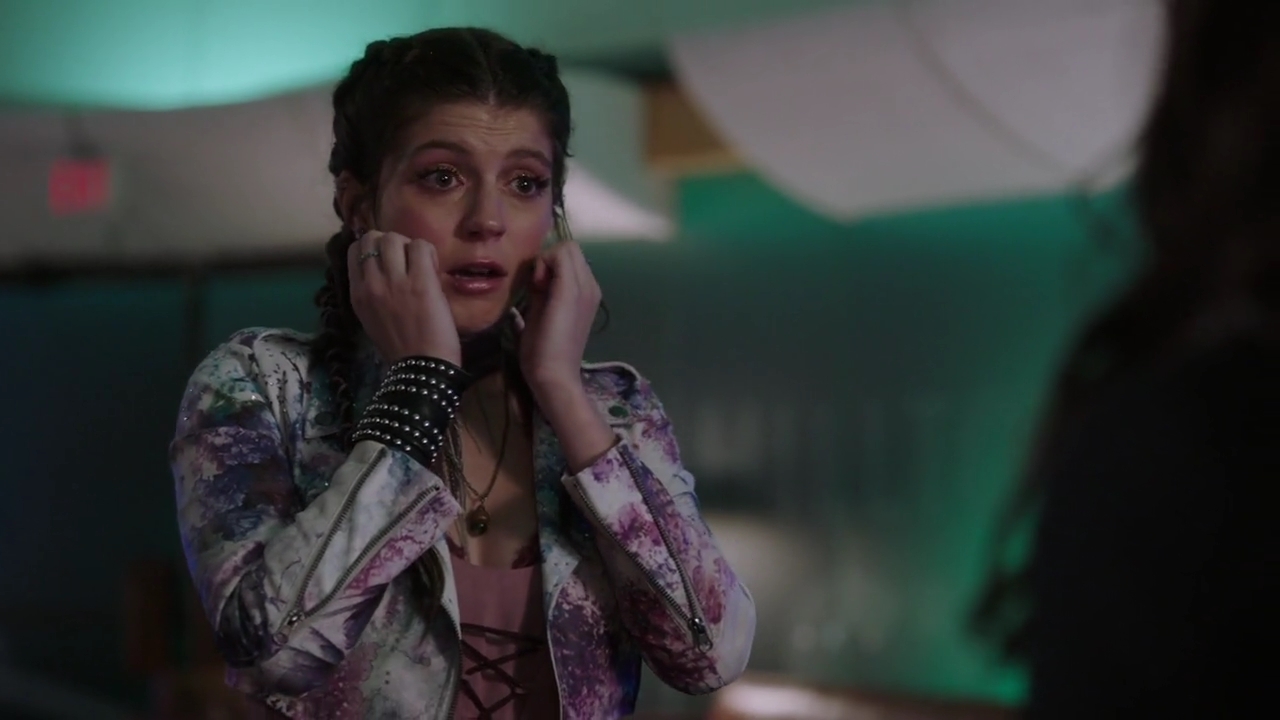Charmed-Online-dot-nl_Charmed-1x13ManicPixieNightmare02015.jpg