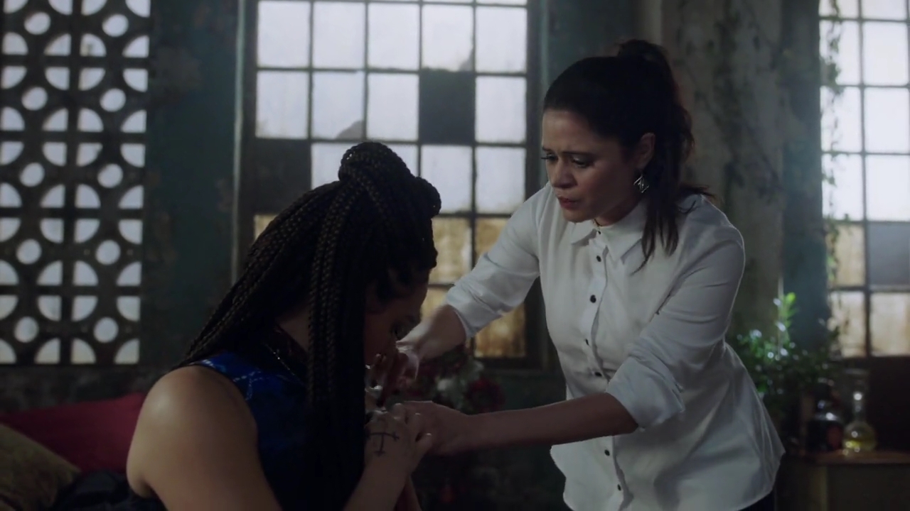 Charmed-Online-dot-nl_Charmed-1x14TouchedByADemon00025.jpg