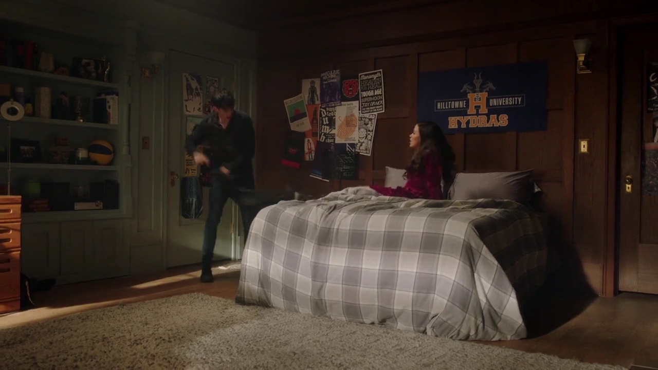 Charmed-Online-dot-nl_Charmed-1x14TouchedByADemon00101.jpg