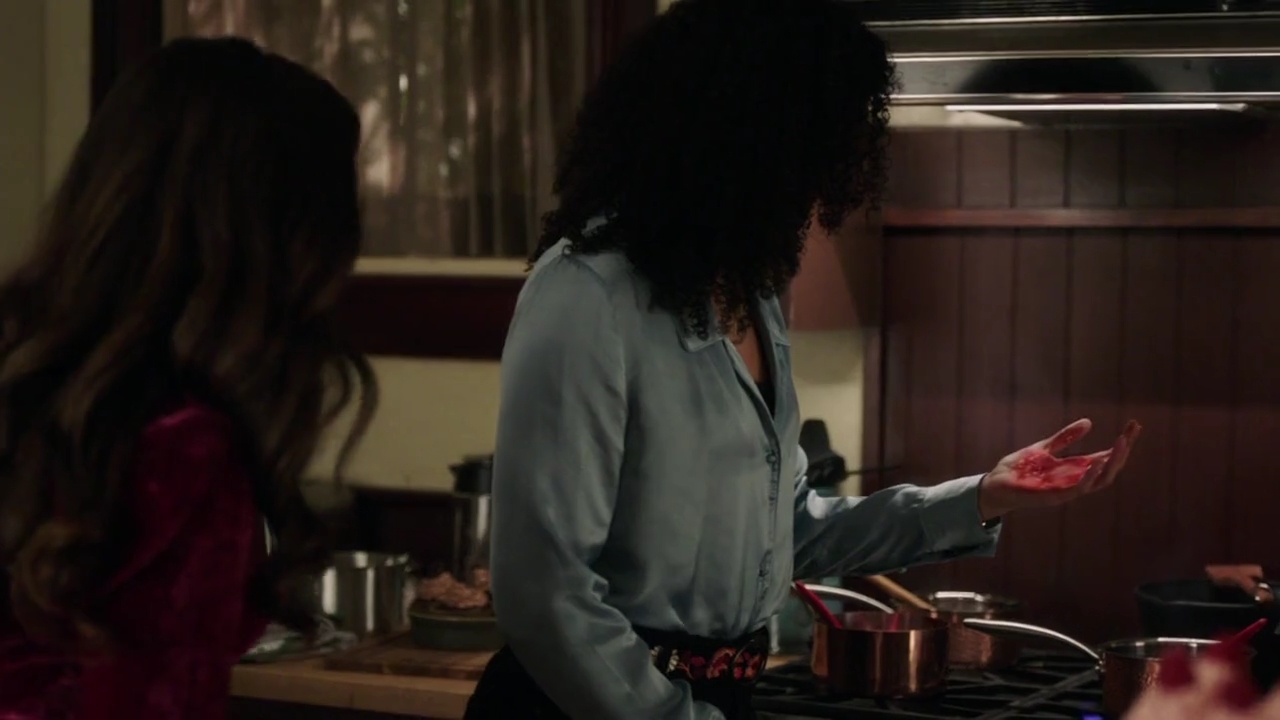 Charmed-Online-dot-nl_Charmed-1x14TouchedByADemon00247.jpg