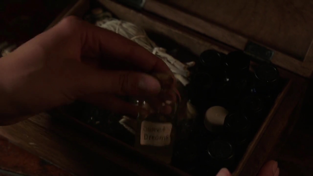 Charmed-Online-dot-nl_Charmed-1x14TouchedByADemon00359.jpg