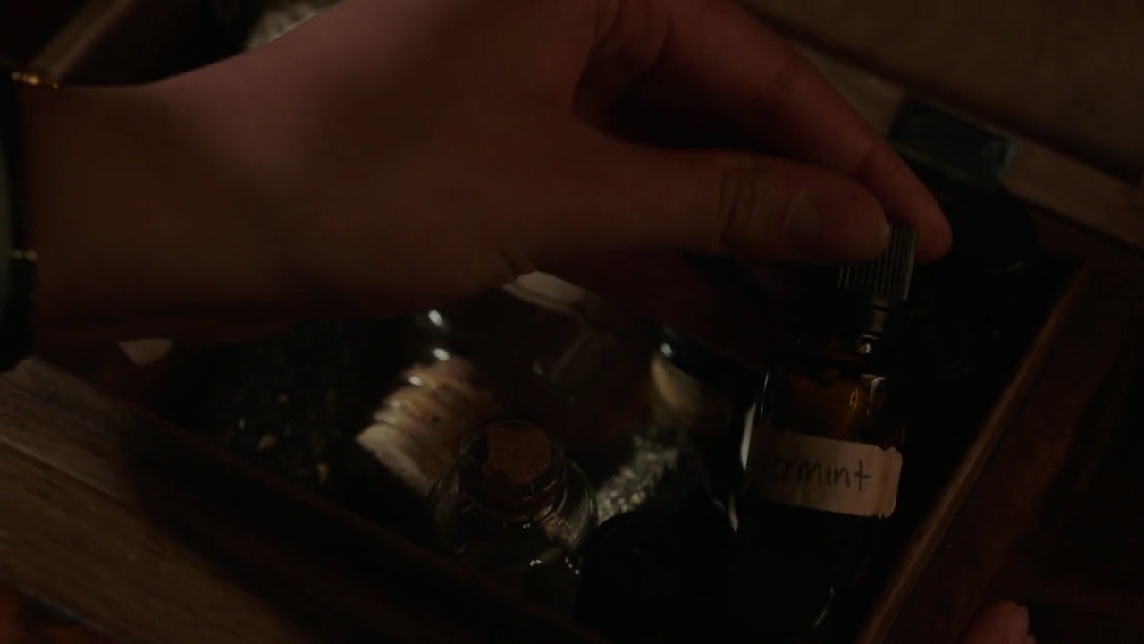 Charmed-Online-dot-nl_Charmed-1x14TouchedByADemon00361.jpg