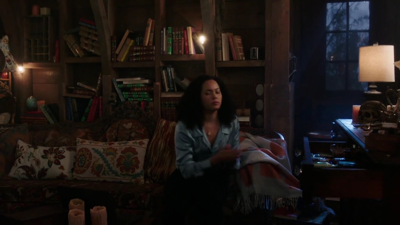 Charmed-Online-dot-nl_Charmed-1x14TouchedByADemon00366.jpg