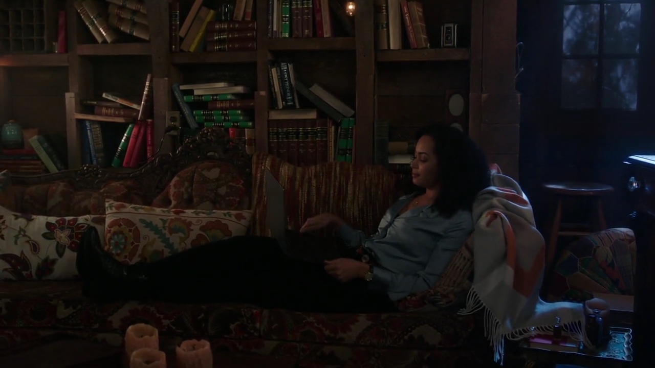 Charmed-Online-dot-nl_Charmed-1x14TouchedByADemon00379.jpg