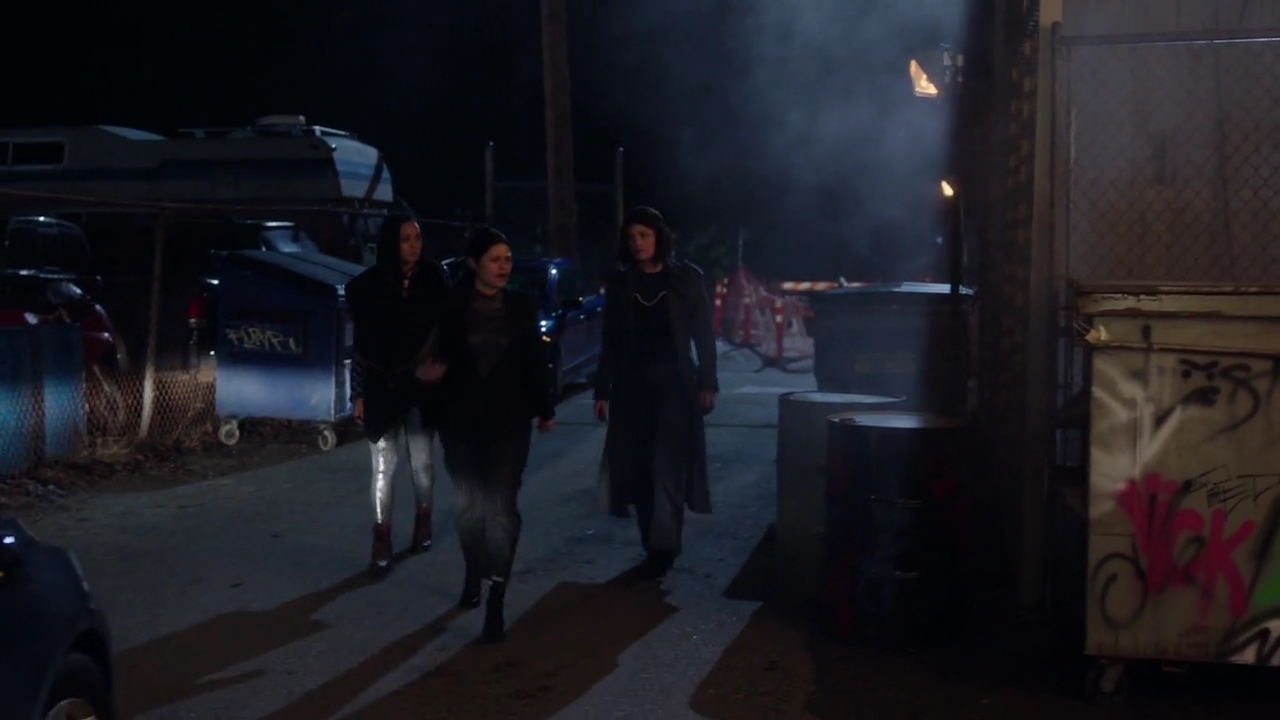 Charmed-Online-dot-nl_Charmed-1x14TouchedByADemon01062.jpg