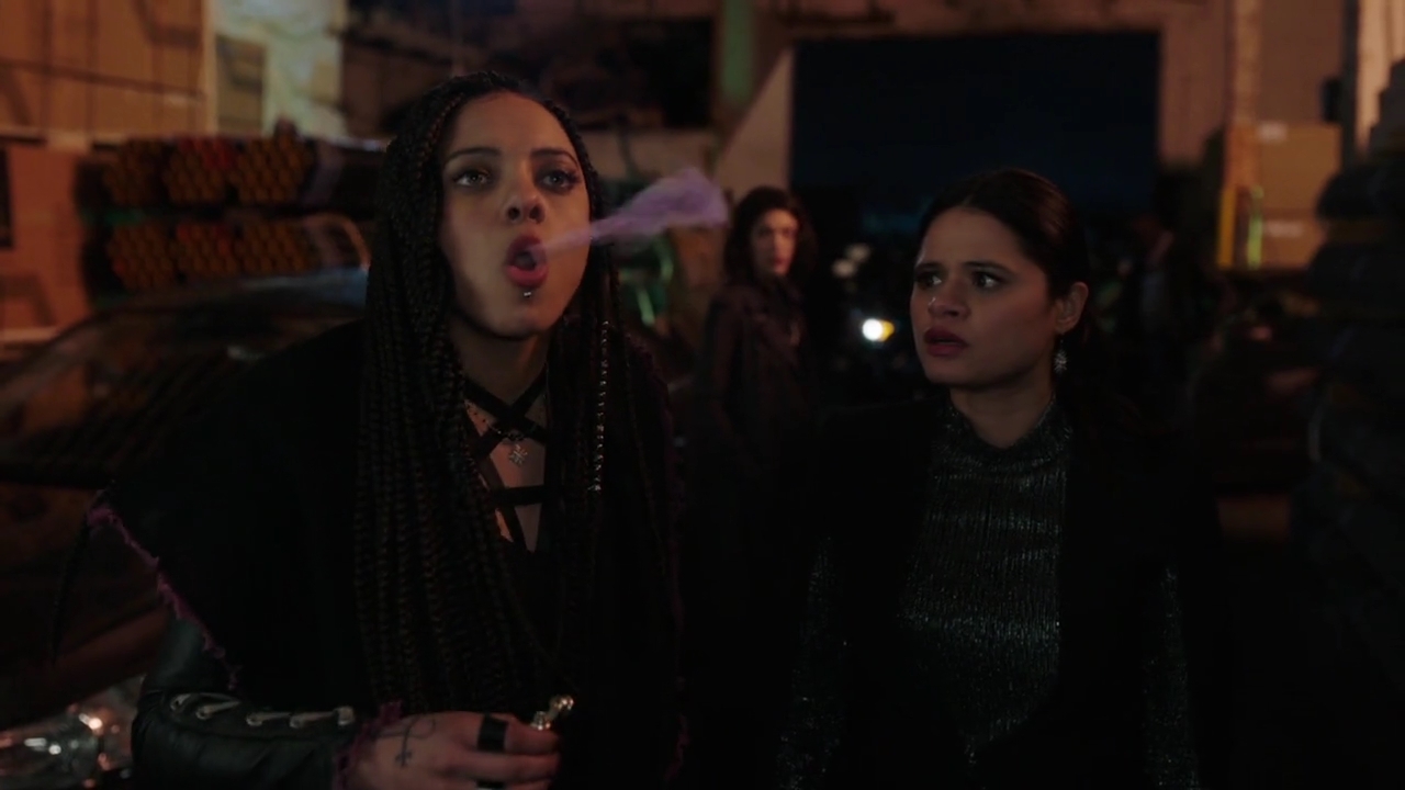 Charmed-Online-dot-nl_Charmed-1x14TouchedByADemon01363.jpg