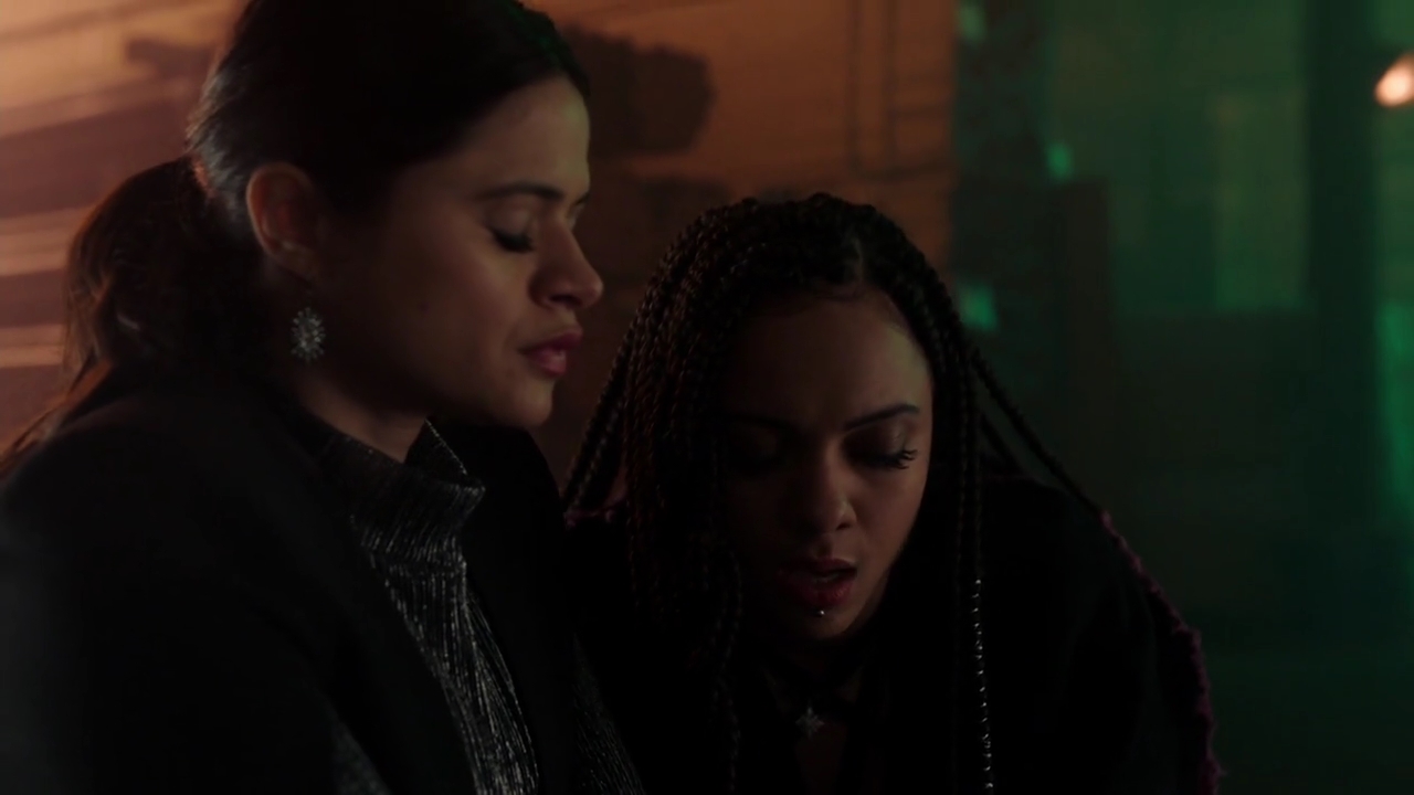 Charmed-Online-dot-nl_Charmed-1x14TouchedByADemon01454.jpg