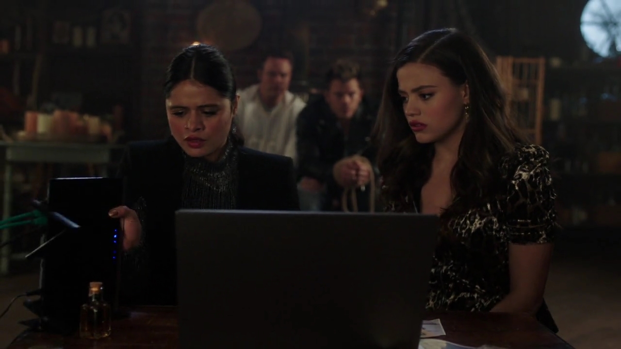 Charmed-Online-dot-nl_Charmed-1x14TouchedByADemon01892.jpg