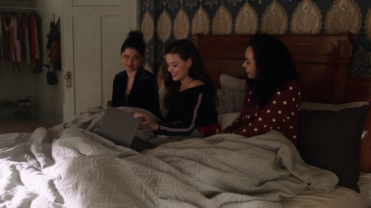 Charmed-Online-dot-nl_Charmed-1x14TouchedByADemon02063.jpg