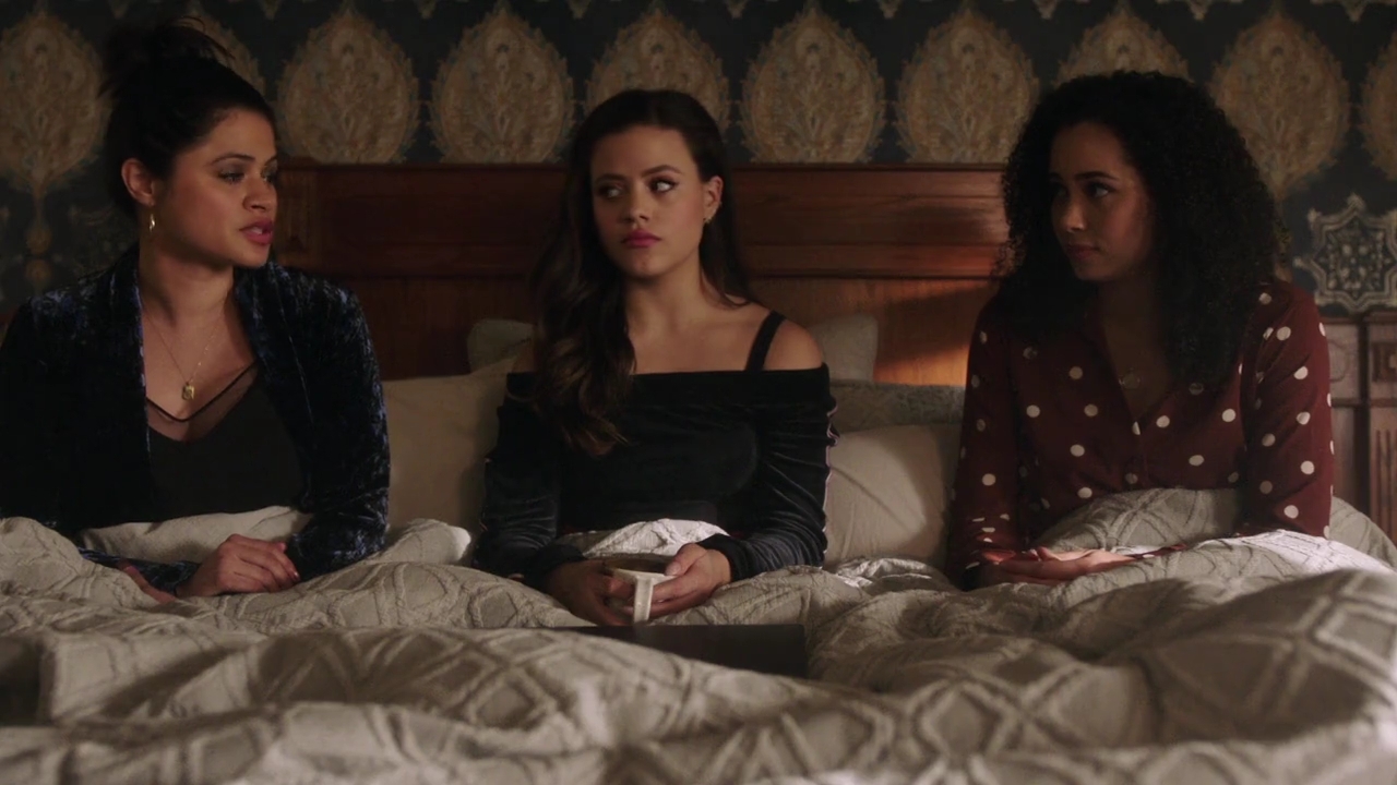 Charmed-Online-dot-nl_Charmed-1x14TouchedByADemon02088.jpg