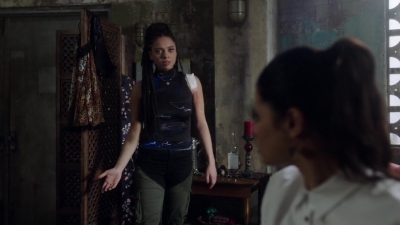 Charmed-Online-dot-nl_Charmed-1x14TouchedByADemon00086.jpg