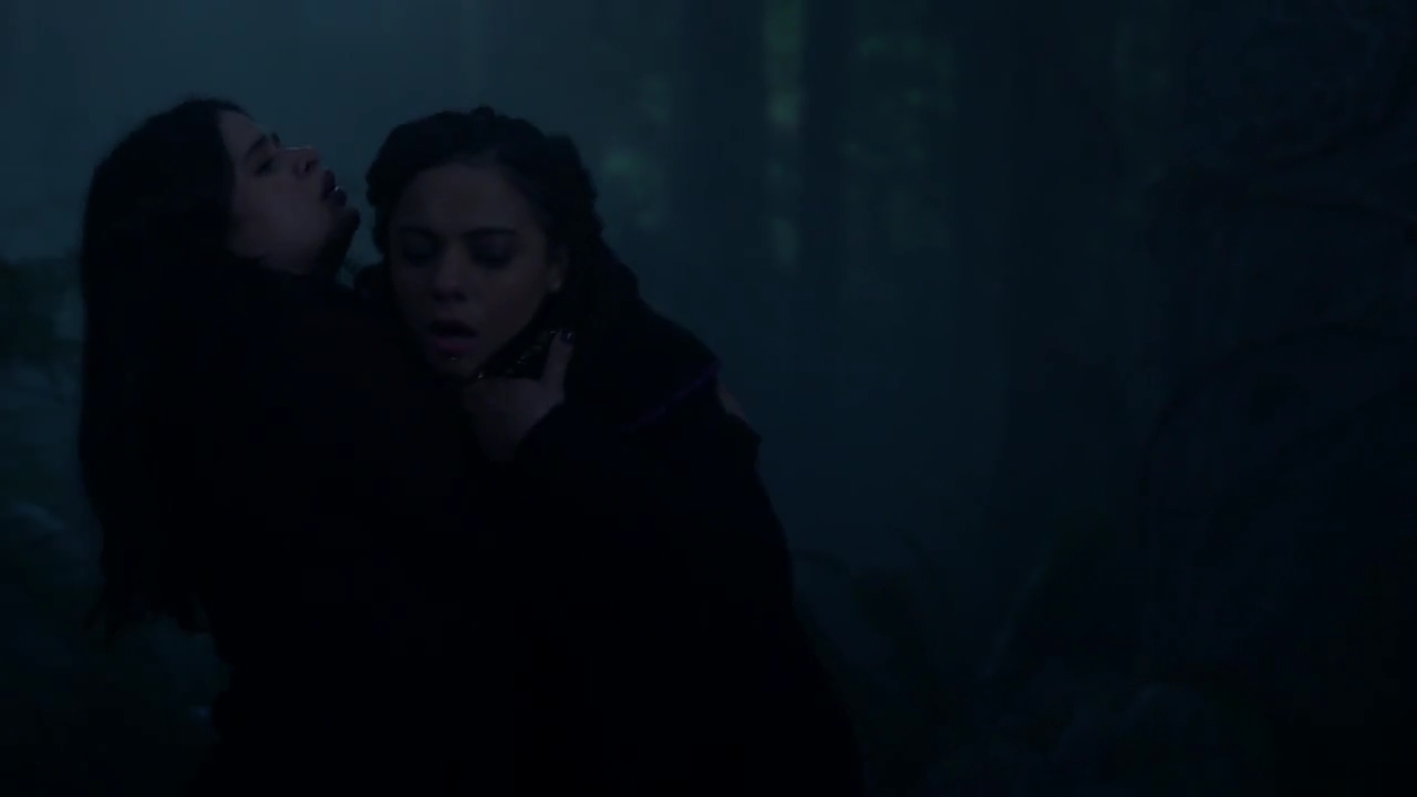 Charmed-Online-dot-nl_Charmed-1x15SwitchesAndStones00315.jpg
