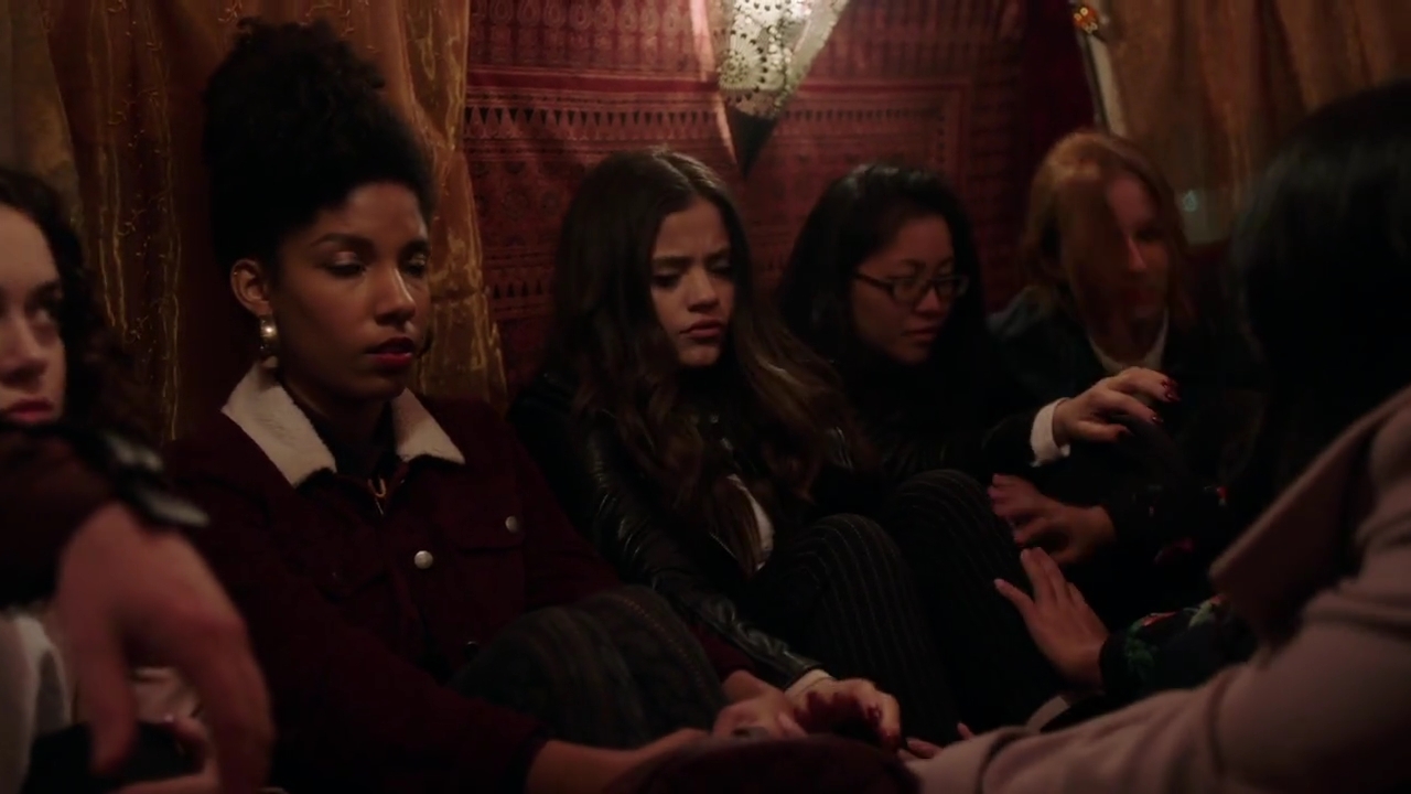 Charmed-Online-dot-nl_Charmed-1x15SwitchesAndStones01073.jpg