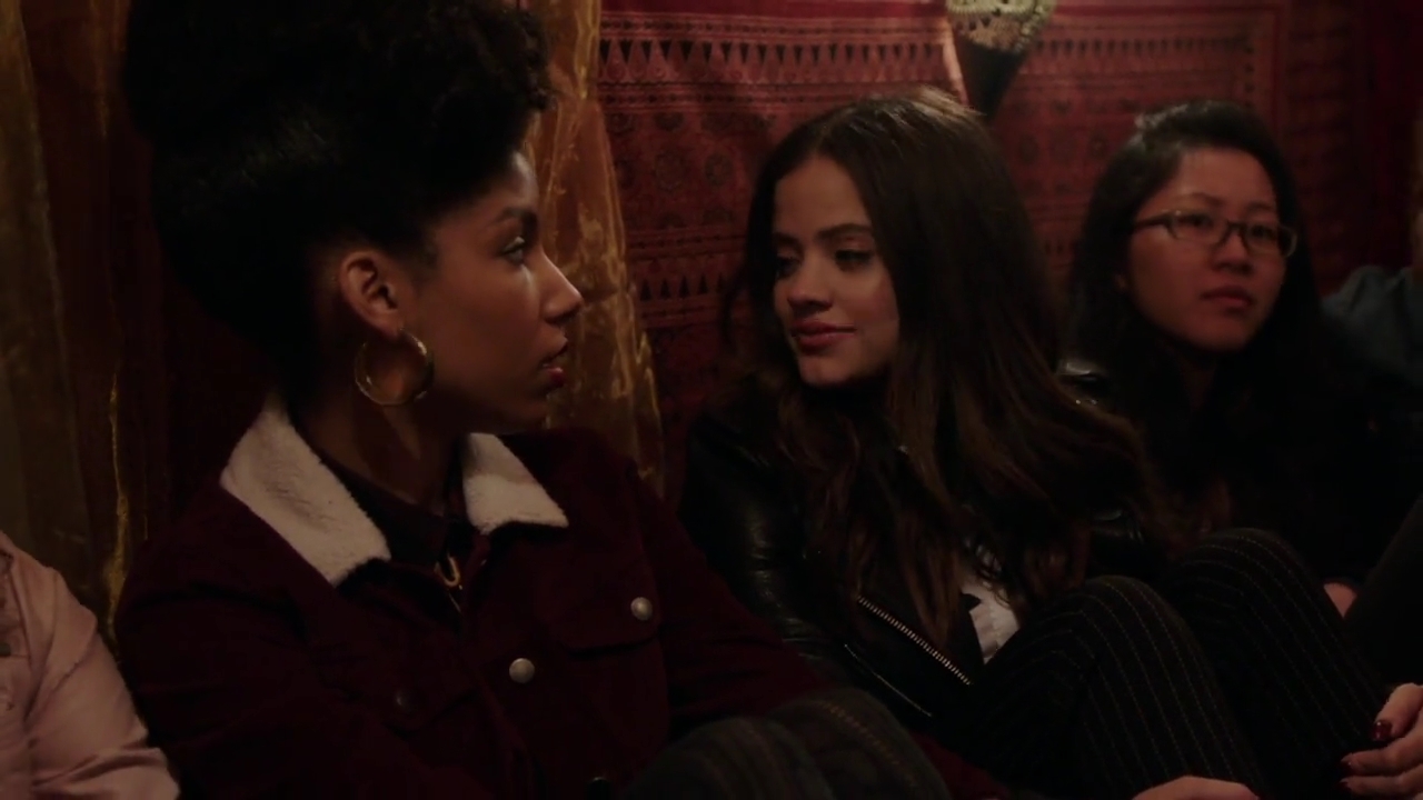 Charmed-Online-dot-nl_Charmed-1x15SwitchesAndStones01085.jpg