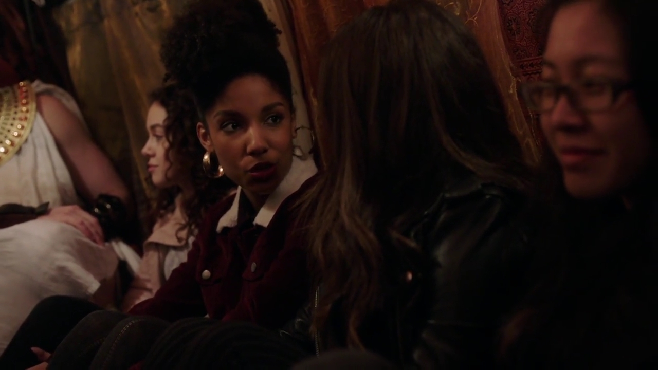 Charmed-Online-dot-nl_Charmed-1x15SwitchesAndStones01088.jpg